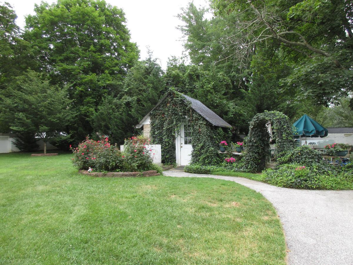 The Columbia Inn At Peralynna Εξωτερικό φωτογραφία